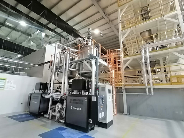 提高鋰電池隔膜的質(zhì)量選擇隔膜材料模溫機，讓白油溫度恒定