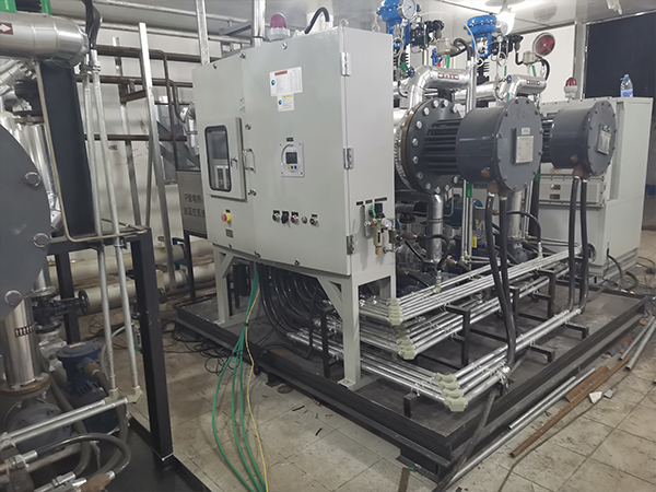 撬裝式防爆模溫機生產(chǎn)電子陶瓷元件，保障溫度穩(wěn)定